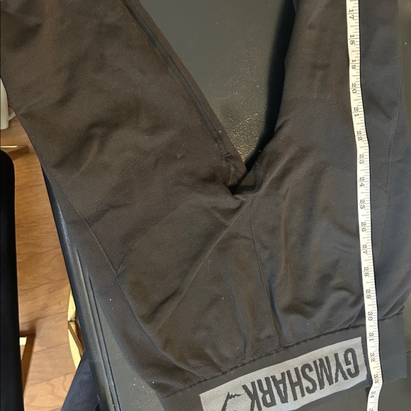 Gymshark Black Leggings pre owned - Picture 2 of 3